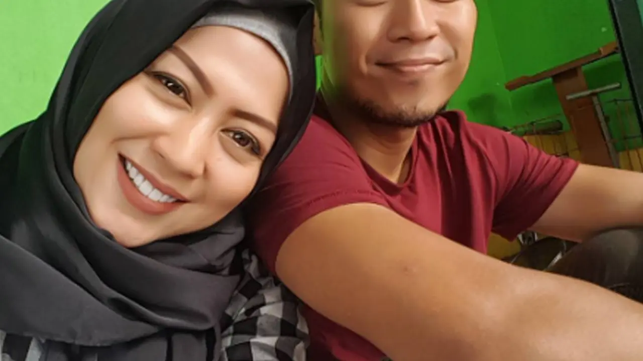 Denny Cagur dan istri, Santi Widihastuti