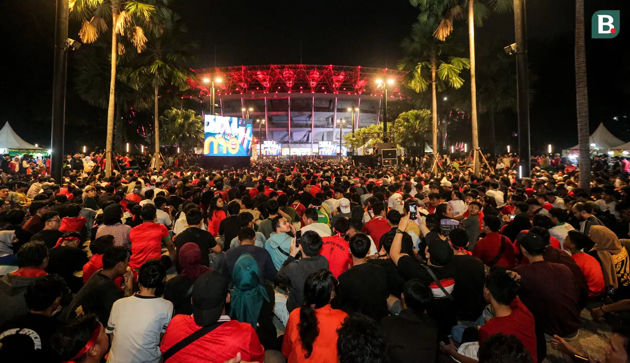 Suasana nonton bareng Timnas Indonesia U-23 melawan Uzbekistan U-23 pada laga semifinal Piala Asia U-23 di Kompleks Stadion Utama Gelora Bung Karno (SUGBK), Senayan, Jakarta, Senin (29/04/2024) malam WIB. (Bagaskara Lazuardi)