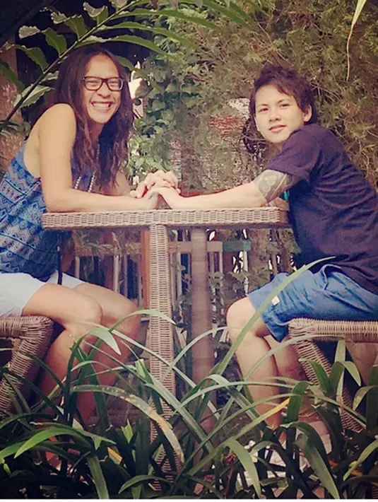 Berbagai komentar netizen menjawab saran dari pemeran film The Wedding & Bebek Betutu. Bersahut-sahutan. Setidaknya 931 komentar mewarnai halaman komentar yang juga ada yang memanfaatkan untuk jualan. (Instagram/psychodiva2016)