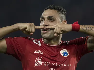 Bek Persija Jakarta, Jaimerson Xavier, merayakan gol yang dicetaknya ke gawang Borneo FC pada laga Liga 1 di SUGBK, Jakarta, Sabtu (14/4/2018). Persija menang 2-0 atas Borneo FC. (Bola.com/Vitalis Yogi Trisna)