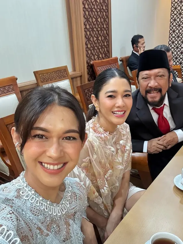 Potret Naysila Mirdad Dampingi sang Ayah saat Dilantik (credit: instagram/naymirdad)