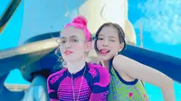 Grimes dan Jennie Blackpink. (Twitter/ Grimezsz)