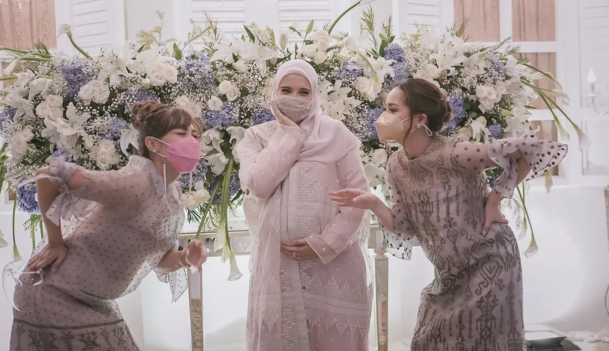 Potret Tujuh Bulanan Zaskia Sungkar (Instagram/zaskiasungkar15)