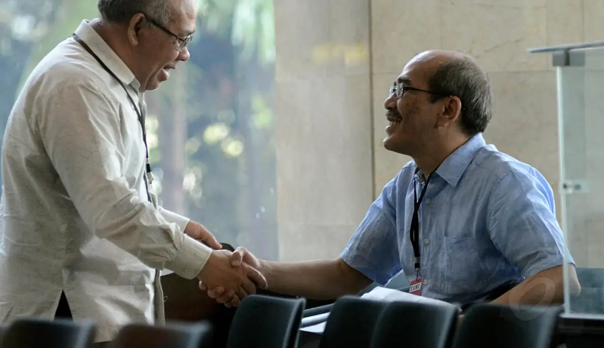 Faisal Basri yang tiba di KPK sekitar pukul 10.15 WIB enggan memberi komentar mengenai pemeriksaannya, Jakarta, (2/9/14). (Liputan6.com/Faisal R Syam)