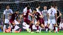 Nasib serupa dialami oleh Bianconeri, yang hanya mampu meraih satu poin setelah bermain imbang 2-2 melawan Torino. (AFP/Marco Bertorello)
