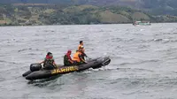 94 Korban KM Sinar Bangun Masih Hilang, Jagoan Selam Marinir Terjun ke Danau Toba