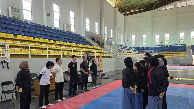 Sekjen PBTI Rafael Siagian meninjau pelatnas Taekwondo Indonesia