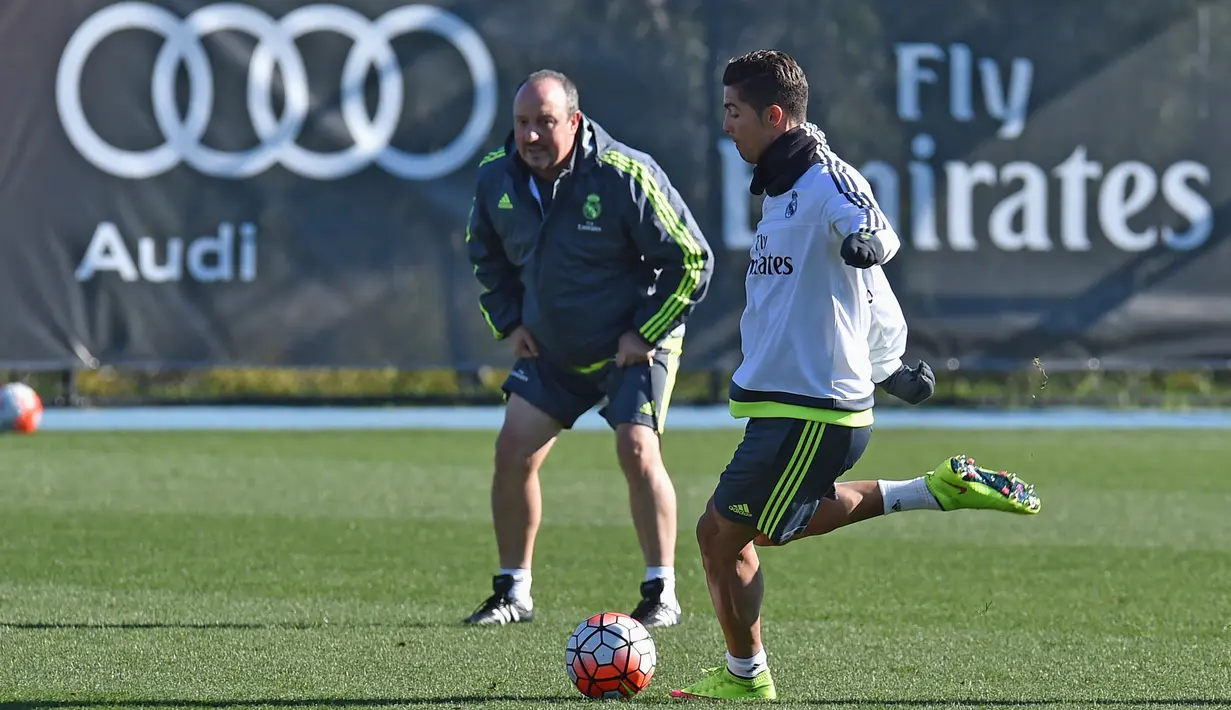 Benitez hanya menangani Cristiano Ronaldo selama setengah musim. Pasalnya, pelatih asal Spanyol itu dipecat pada Januari 2016. Benitez sendiri memainkan Ronaldo dalam 24 pertandingan. Bintang Portugal tersebut menorehkan 25 gol serta 8 assist dari penampilannya tersebut. (AFP/Paul Crock)