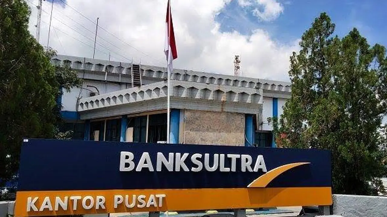 Korupsi kembali terjadi di Bank Sultra, dana pensiuna Bank Sultra  Rp2 miliar raib usai salah seorang oknum staf Bank memalsukan rekening.