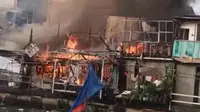 Kebakaran Hanguskan 14 Rumah Semi Permanen di Kapuk Muara