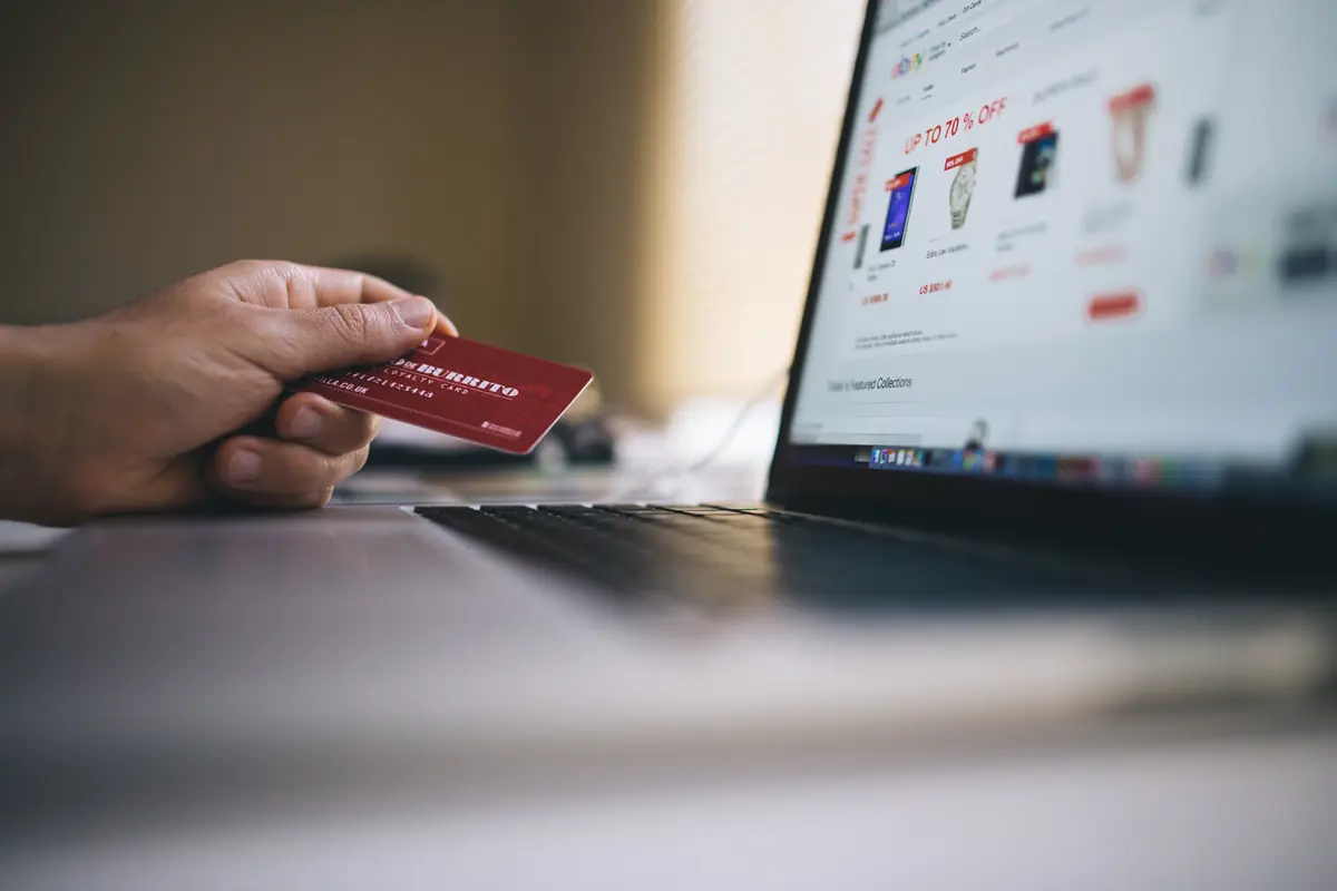 Intip Yuk, Tips Berbelanja Online ala Tyna Dwi Jayanti