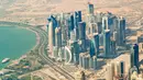 Qatar menjadi negara terkaya dengan mengantongi pendapatan per kapita sebesar US$ 129.726 atau Rp 1,8 miliar dan jumlah penduduknya hanya 2 juta jiwa lebih. Negara ini terkenal akan eksplorasi minyak bumi. (www.visitqatar.qa)