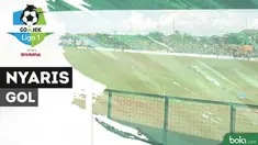 Gelandang Bali United, Fadil Sausu nyaris mencetak gol langsung dari eksekusi sepak pojok.