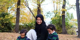 Setiap orang tua memiliki cara yang berbeda dalam mendidik anak-anak mereka. Perbedaan tersebut namun memiliki tujuan yang sama, yakni inginkan anak-anaknya menjadi pribadi yang baik nantinya. (Instagram/shireensungkar)
