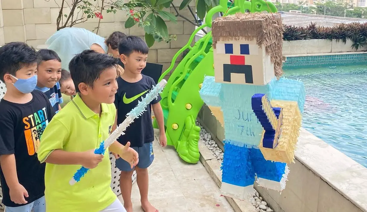 Arjuna Anak Titi Kamal dan Christian Sugiono (Instagram/titi_kamall)