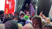 Viral sebuah video yang menunjukkan kepadatan di Stasiun KRL Sudirman pada Rabu (11/10) (Istimewa)