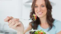 Setelah makan berlebih, yuk makan salad sebagai menu makan siang. (Foto: healthtap.com)