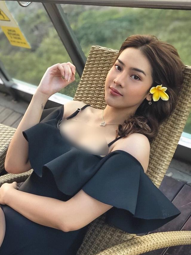 Pose Menggoda Anya Geraldine dengan Tubuh Aduhai
