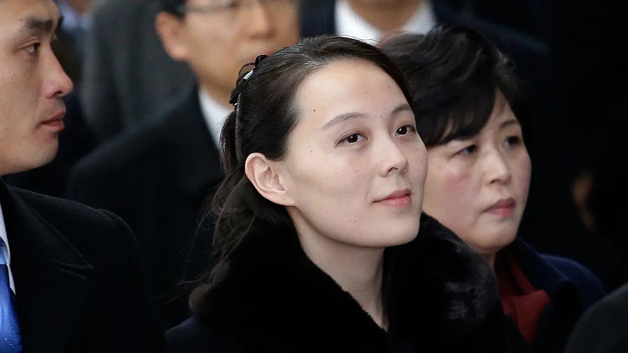 Ekspresi Adik Perempuan Kim Jong-un Saat Tiba di Korea Selatan