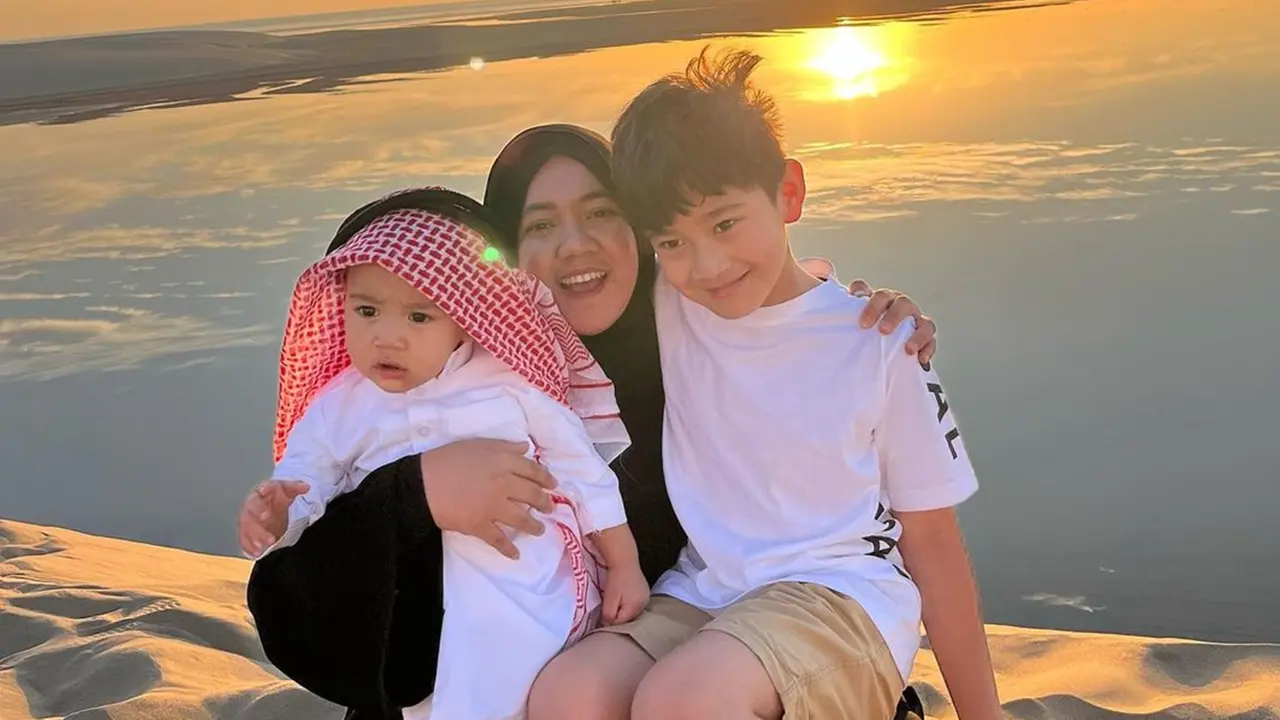 Potret Lala Pengasuh Anak Nagita Slavina di Qatar, Temani Rafathar Sekaligus Liburan