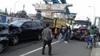 Tabrakan beruntun terjadi di exit Tol Bogor Ring Road, Selasa sore.