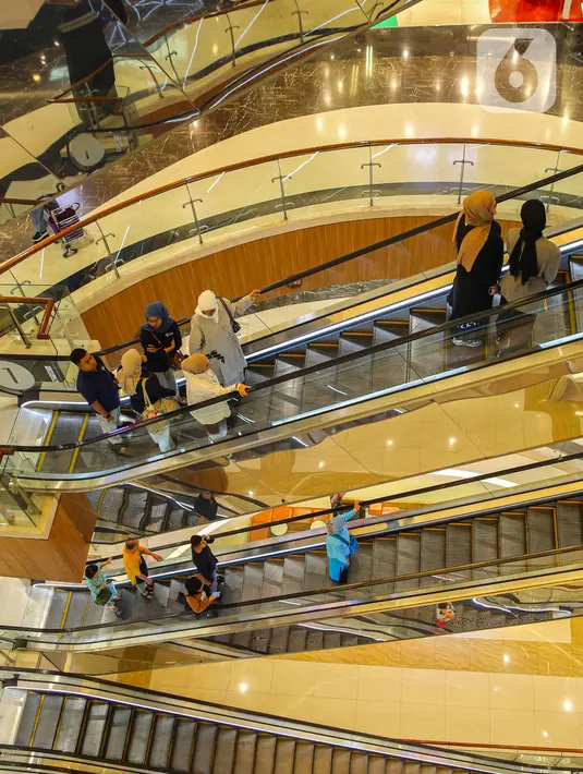 Pemerintah terus mengoptimalkan peran APBN sebagai penjaga keseimbangan untuk stabilitas ekonomi dan daya beli masyarakat di tengah ketidakpastian global yang eskalatif. (Liputan6.com/Angga Yuniar)