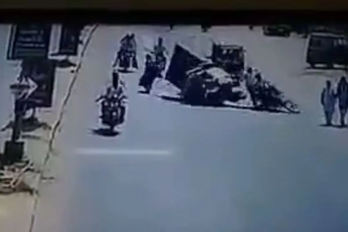 Kecelakaan gara-gara wanita menyeberang