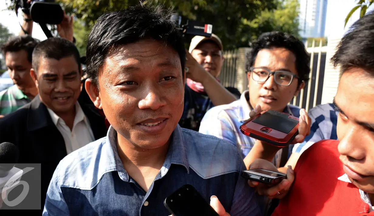 Ketua DPRD Kabupaten Musi Banyuasin (Muba), Riamon Iskandar usai menjalani pemeriksaan KPK, Jakarta, Rabu (26/8/2015). Riamon diperiksa KPK sebagai saksi terkait dugaan suap pembahasan RAPBD 2015 dan LKPJ 2014. (Liputan6.com/Yoppy Renato)