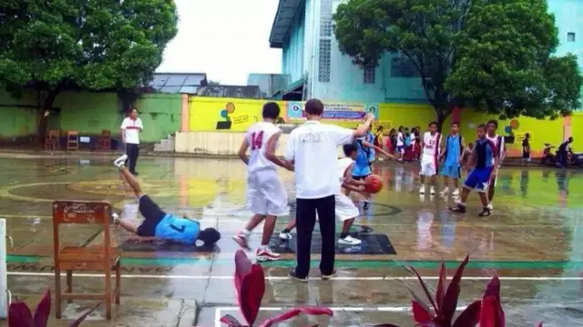6 Momen Absurd Saat Main Basket Ini Nyeleneh Banget, Kocak