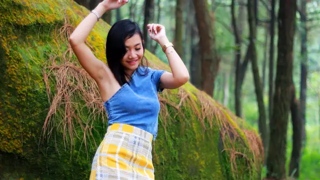 Penyanyi Dilla Priscillia memperkenalkan lagu terbarunya berjudul Aku Istri Bukan Pembantu