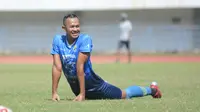 Sansan Fauzi mulai menjalani masa trial di Persib terhitung dengan mengikuti latihan di Stadion Gelora Bandung Lautan Api (GBLA), Senin (21/6/2021). (Foto: MO Persib)