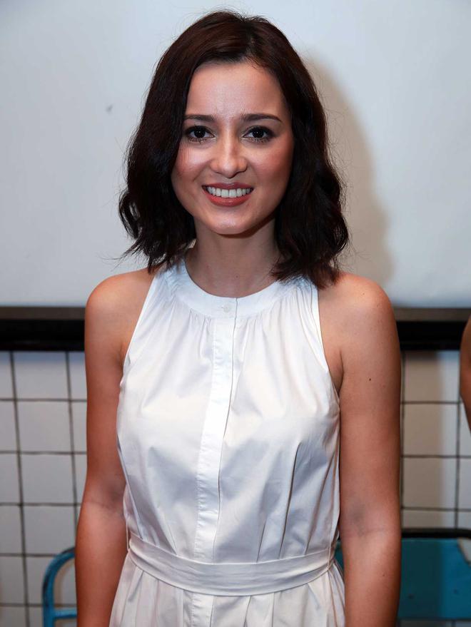 Coba Bernyanyi, Julie Estelle Gugup Dengar Suara Sendiri 