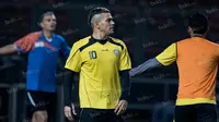 Penyerang Arema Cronus, Cristian Gonzales, berlatih jelang final Torabika Bhayangkara Cup 2016 melawan Persib Bandung di Stadion Utama Gelora Bung Karno, Jakarta, Sabtu (2/4/2016). (Bola.com/Vitalis Yogi Trisna)