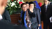 Menteri Kelautan dan Perikanan Susi Pudjiastuti menghadiri sidang tahunan MPR 2017 di Senayan, Jakarta, Rabu (16/8). Sidang ini dihadiri sejumlah tokoh nasional, menteri kabinet kerja, anggota DPR dan pejabat negara lainnya. (Liputan6.com/Angga Yuniar)