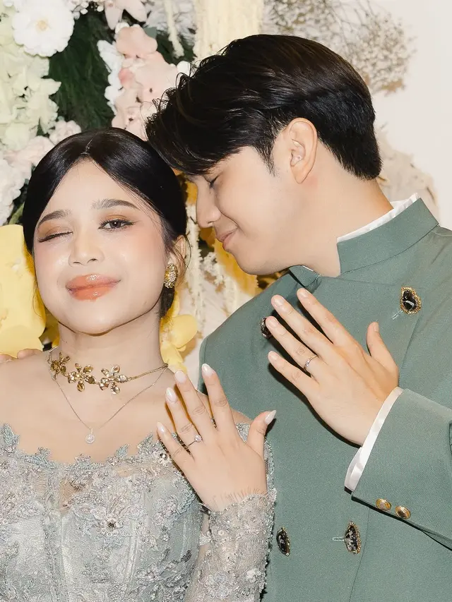 Model Cincin Tunangan Brisia Jodie yang Simpel tapi Mewah (Foto: Instagram @brisiajodie96)
