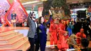 "Apa kabar. Aku cinta kalian semua," ucap Shakti Arora, pemeran Ranveer di Mall Metropolis Town Square, Tangerang, Banten pada Minggu (5/3). (Adrian Putra/Bintang.com)