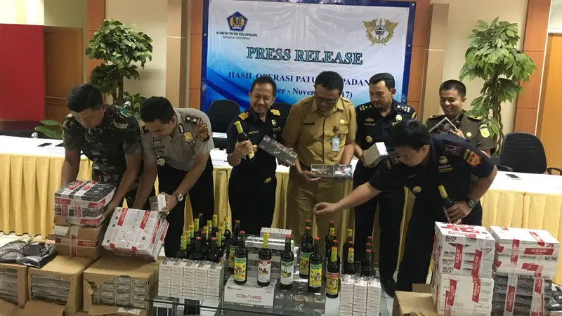 Peredaran rokok tanpa pita cukai ternyata masih terjual bebas di Provinsi Banten.