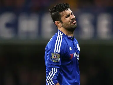 Striker Chelsea, Diego Costa, tampak kecewa gagal mencetak gol ke gawang Bournemouth pada laga Liga Premier Inggris di Stadion Stamford Bridge, Inggris, Sabtu (5/12/2015). Chelsea kalah 0-1. (AFP Photo/Justin Tallis)