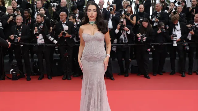 Georgina Rodriguez Nyaris Tak Dikenali di Cannes 2026, Tampil dengan Rambut Platinum