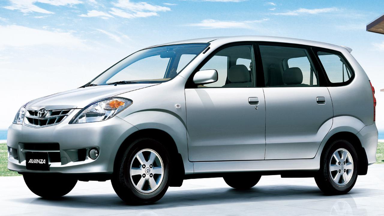 Toyota Avanza generasi pertama facelift
