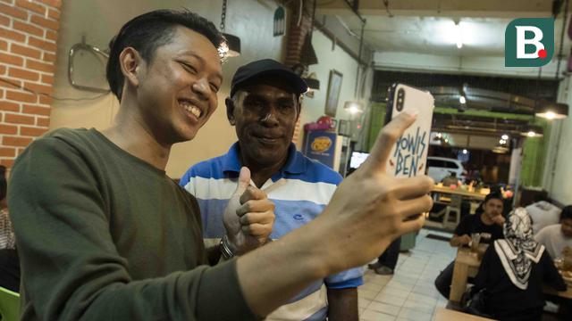 Pose Bayu Eko Moektito dengan Abdul Rojak