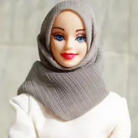 Akun Instagram Barbie berhijab ini ramai dibicarakan publik dunia maya.