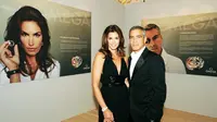 Tak Sengaja, George Clooney Tidur Seranjang dengan Cindy Crawford
