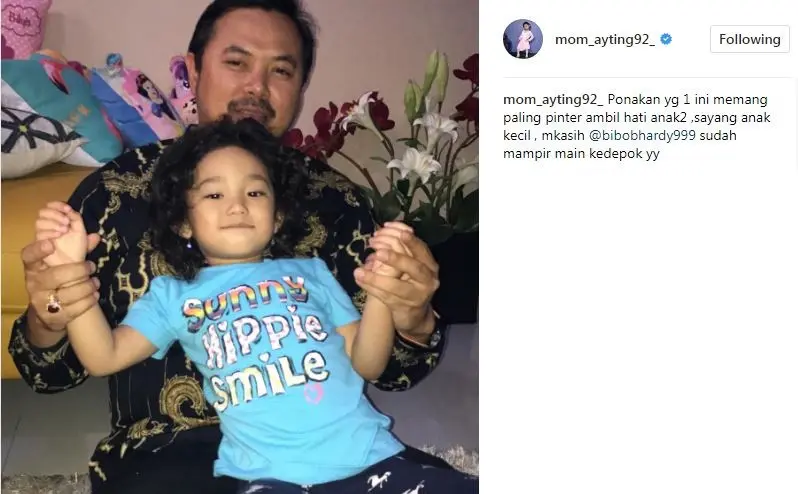 Anak Ayu Ting Ting bersama Bobby [foto: instagram/mom_ayting92_]