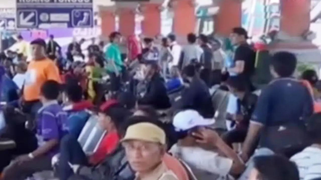 Dampak Erupsi Anak Rinjani, Terminal di Denpasar Padat Penumpang