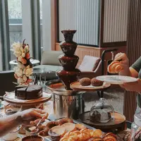 Rasakan sensasi manis tak terlupakan di Pekan Cokelat 25Hours Hotel The Oddbird, sebuah surga bagi para pecinta cokelat dengan beragam hidangan lezat yang siap memanjakan lidahmu! (Foto dok: 25hours Hotel Jakarta The Oddbird).