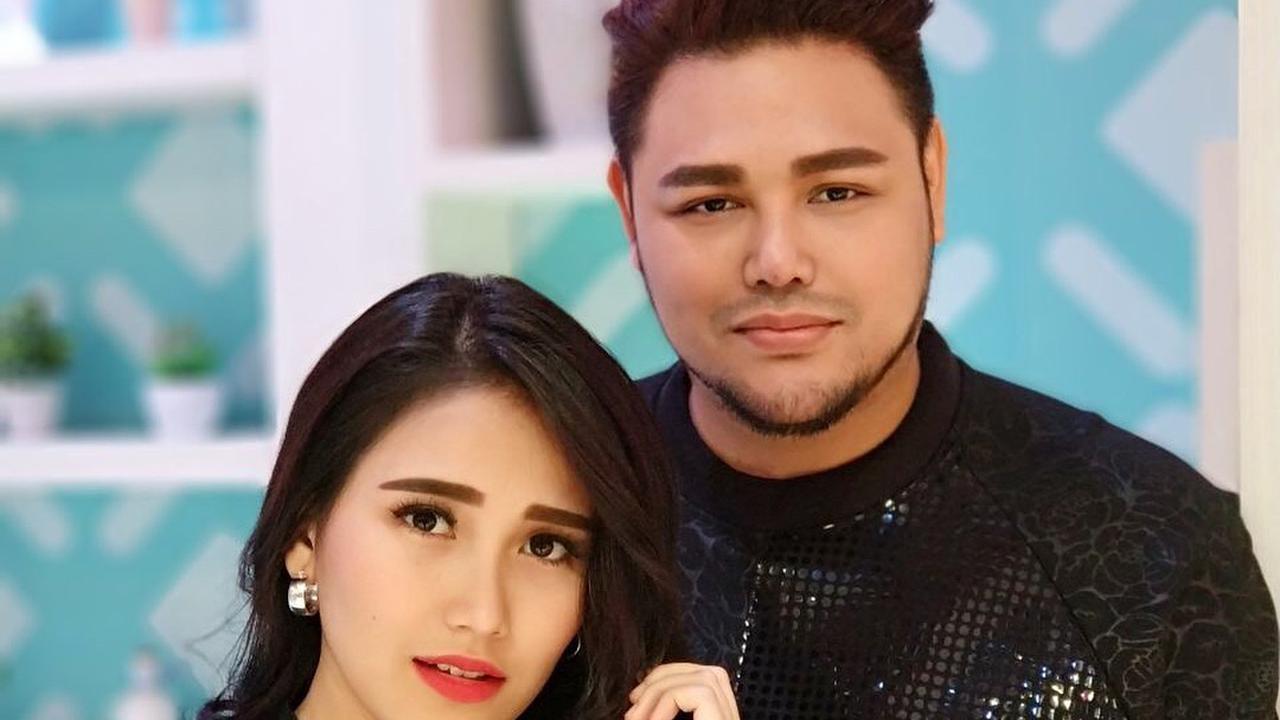[Bintang] 8 Potret Kekompakan Ayu Ting Ting dan Ivan Gunawan