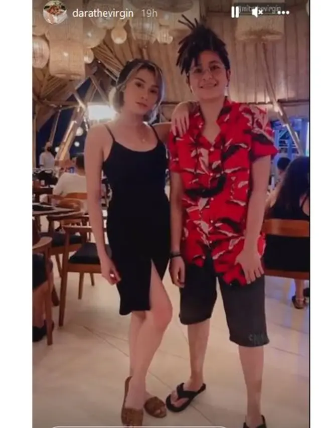 6 Potret Dara dan Mita The Virgin Liburan Bareng di Bali, Gayanya Curi Perhatian