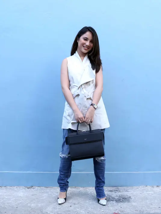 Kedepan, Chacha Frederica bersama gengnya saat mengadakan acara charity akan di sharing. Tujuannya bukan untuk pamer, melainkan memberikan inspirasi kepada banyak orang untuk lebih peduli pada orang yang sangat membutuhkan. (Nurwahyunan/Bintang.com)