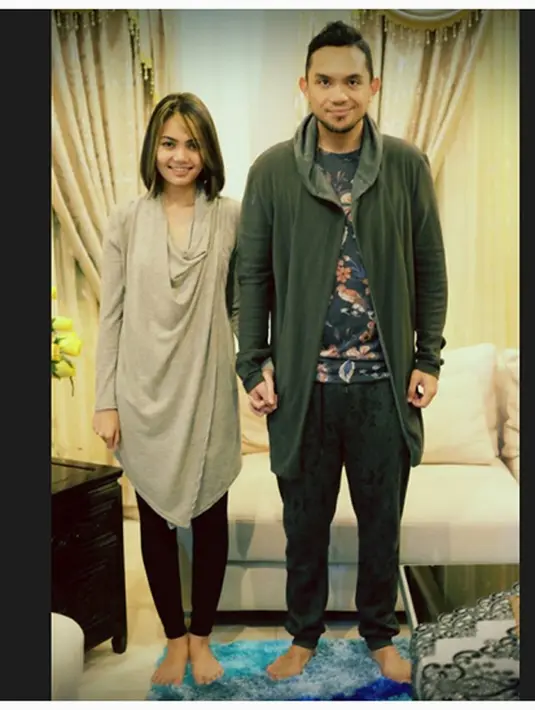 "Tidak ada keresahan disini.." tulis presenter Rina Nose pada keterangan fotonya.  (Instagram/@rinanose16)